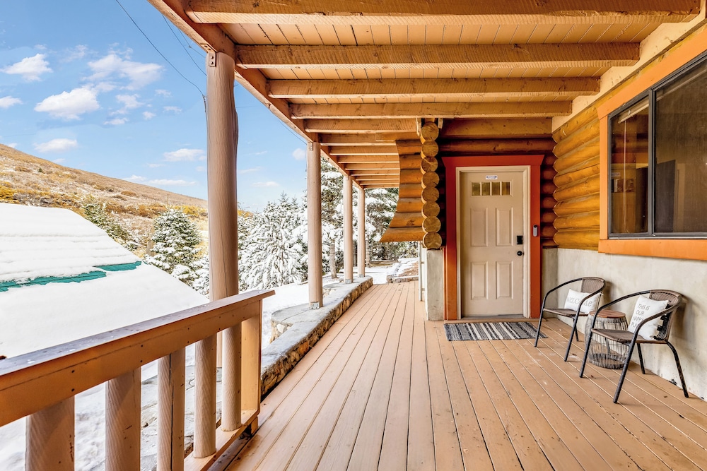 Lodge at Summit Park Near Woodward