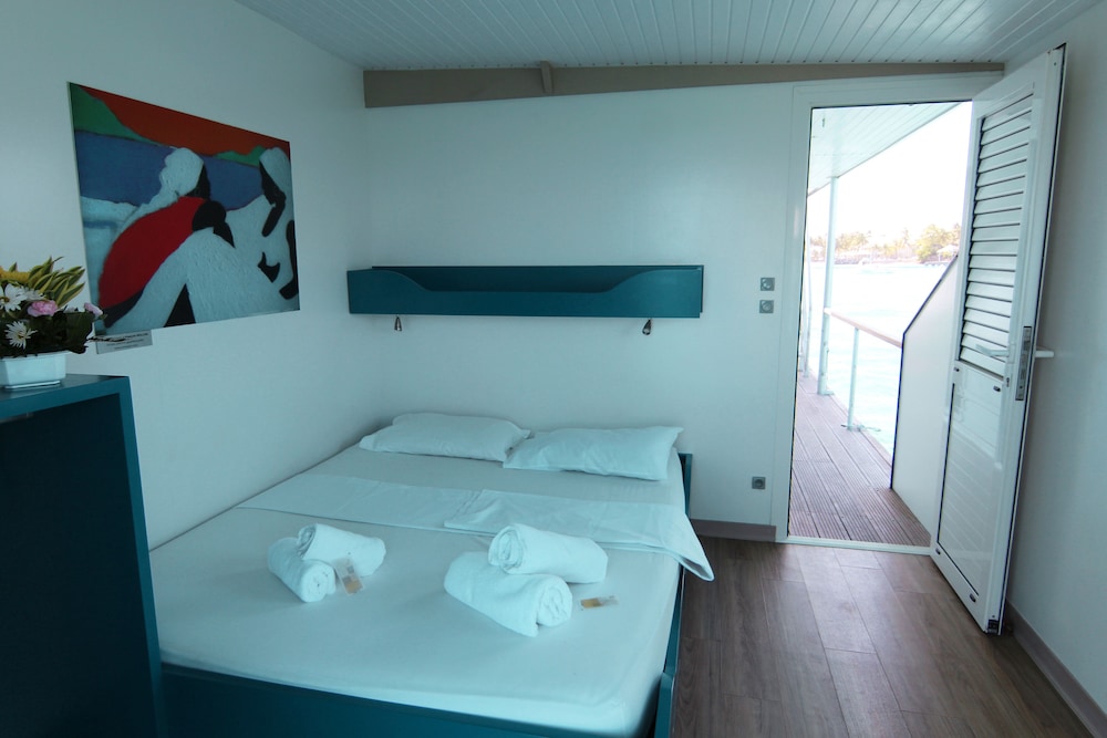 Aqua Lodge