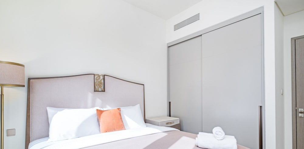 LUX The Grande Signature Skyline Suite