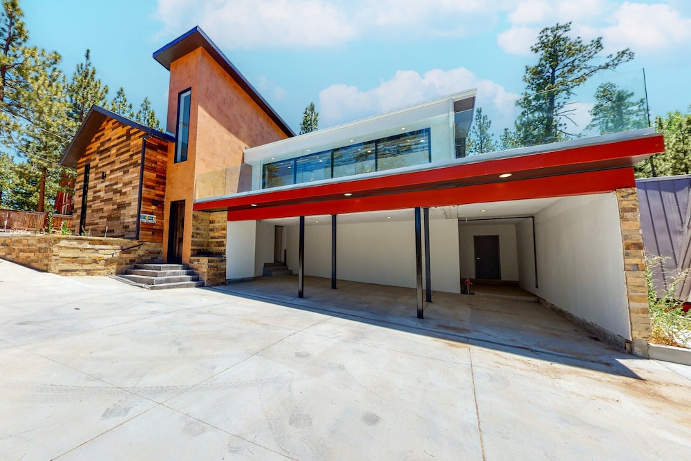 Hillside Hideaway #603