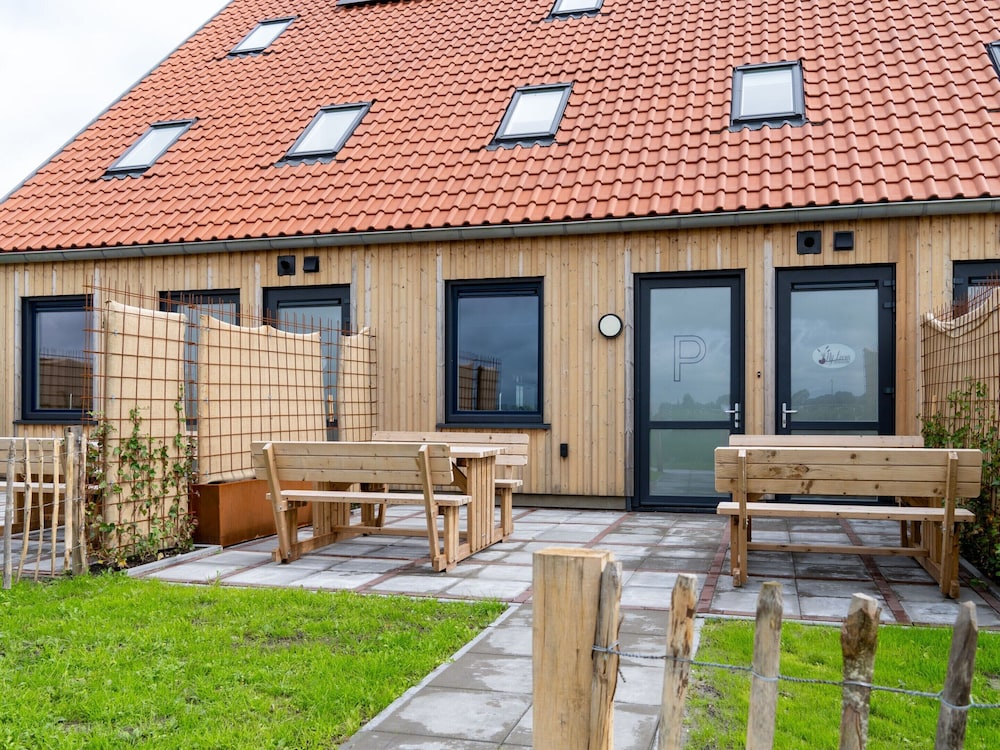 Spacious Frysian Villa on the Waterfront view 5