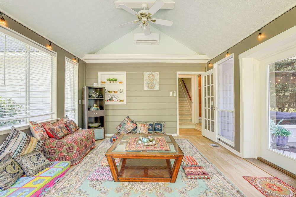 6 Mi to Stone Mountain Park: Home w/ Deck!