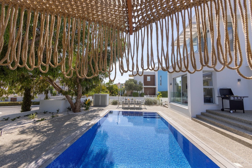 Protaras Leomi Seaview Villa