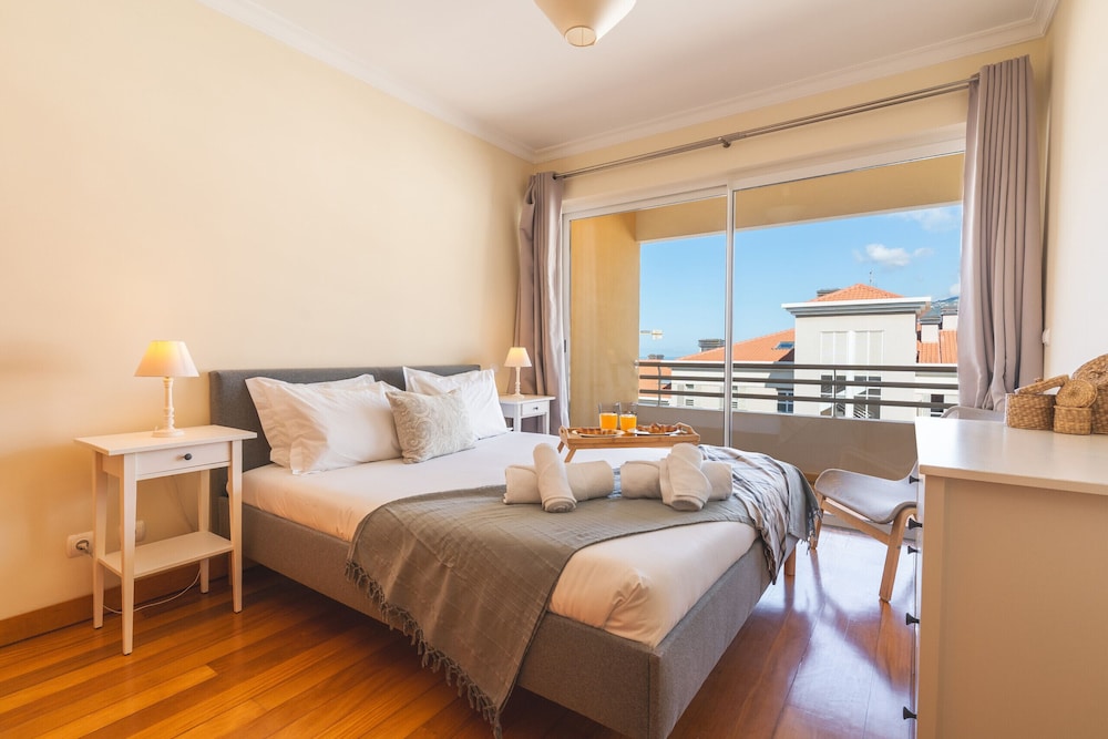 Sunny Stay by Atlantic Holiday