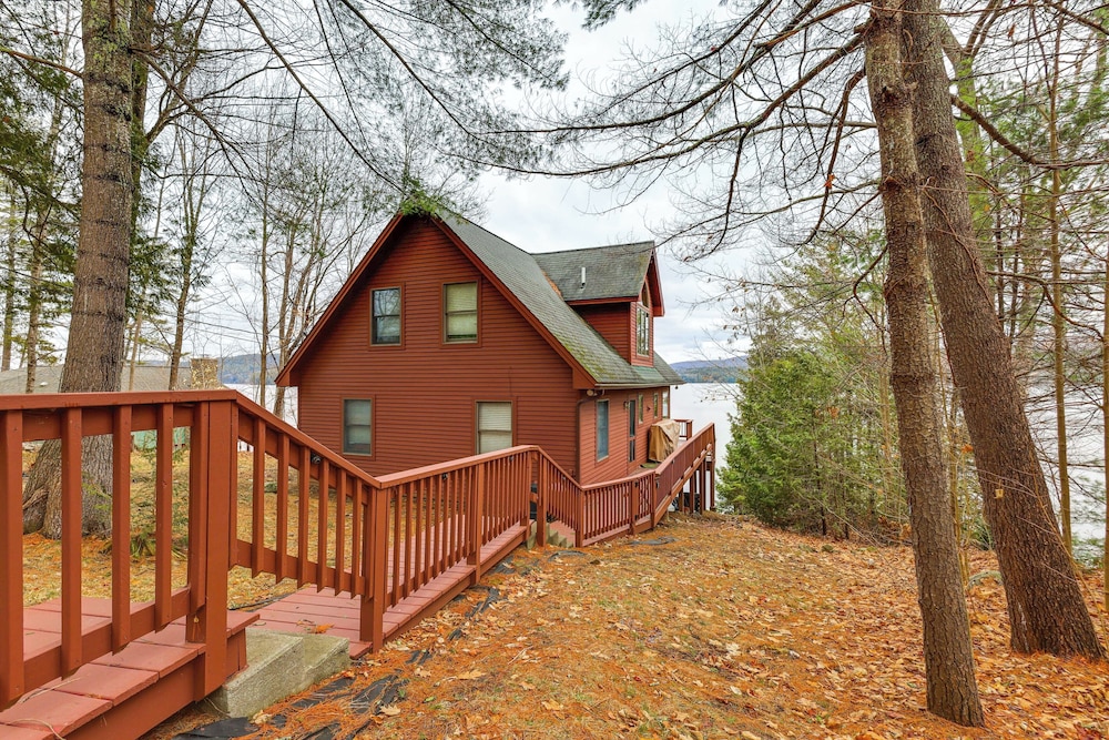 'sweet Serenity' Schroon Lake Family Retreat!