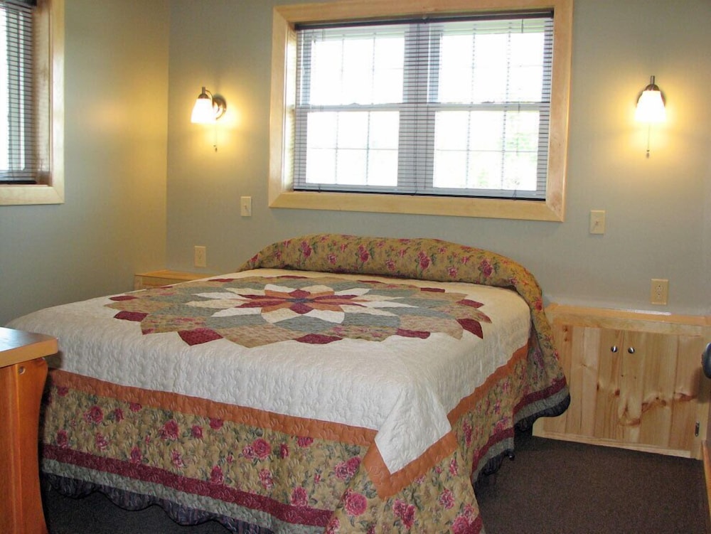 Angel Rock Waterfront Cottages and Vacation Homes