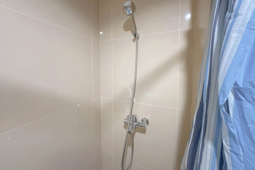 Modern Suite 1Br At Grand Sungkono Lagoon Apartment