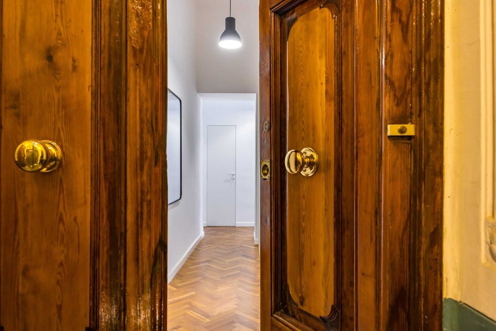 Thelos Apartment