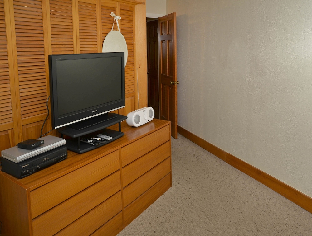 Vail Trails East #7b 1 Bedroom Condo by RedAwning