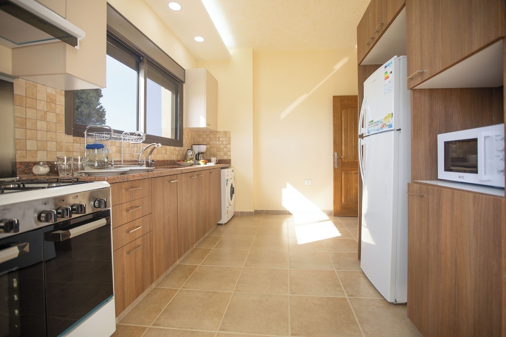 Akl - Chic Apts & Balconies in Batroun
