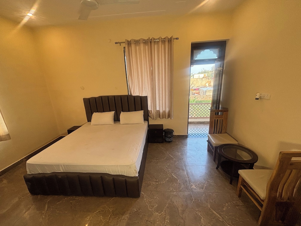 Eco Fort Resort