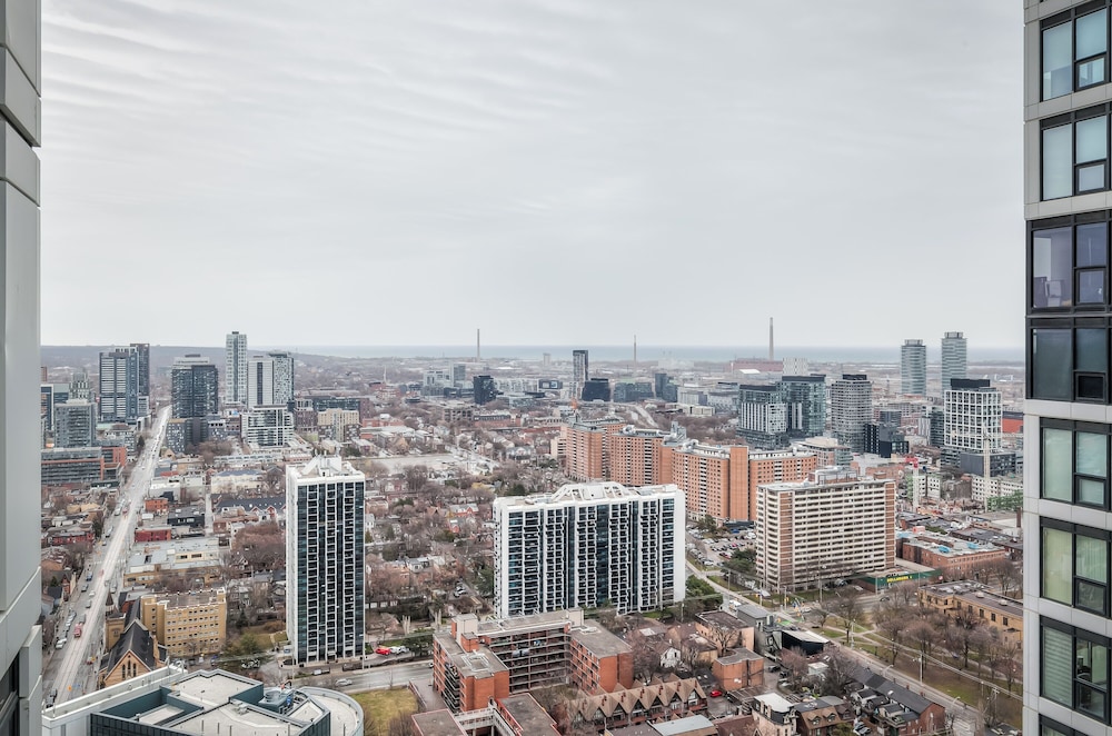 Hotel Panorama Suites Downtown Toronto - Image 1