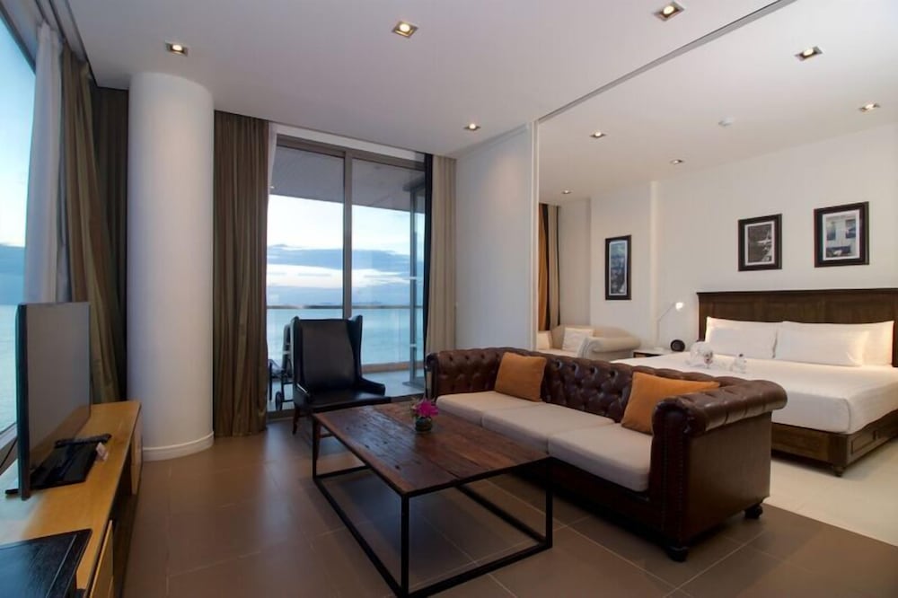Pattaya Modus Beachfront Resort