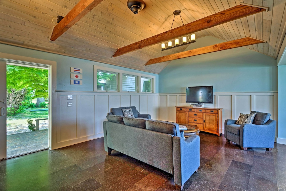 Common Fence Point Cottage w/ Ocean Views! view 3