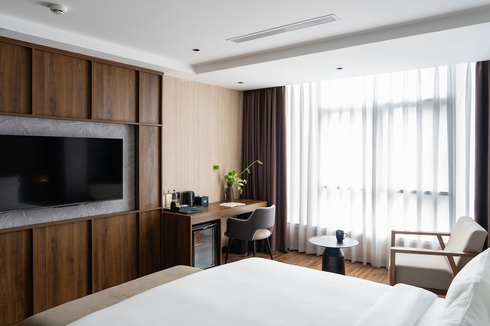 Kin Hotel Thai Van Lung 32