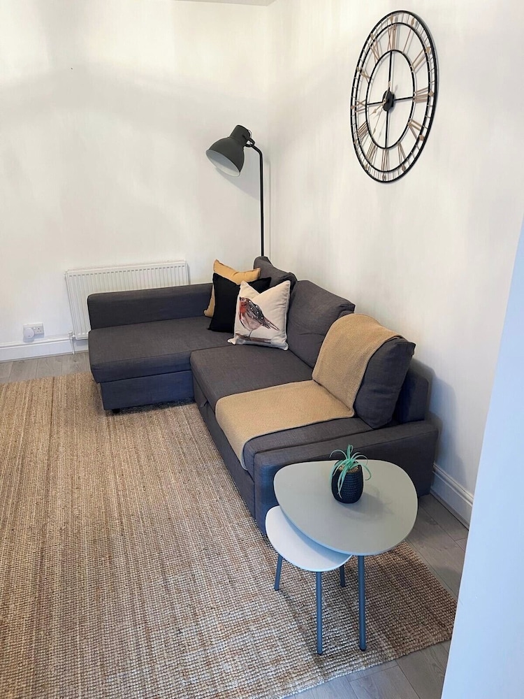 Cosy 1 Bed Garden Retreat In The Heart Of London