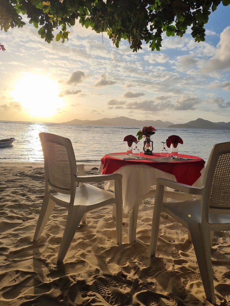 La Digue Luxury Beach Bungalow Spa & Gym