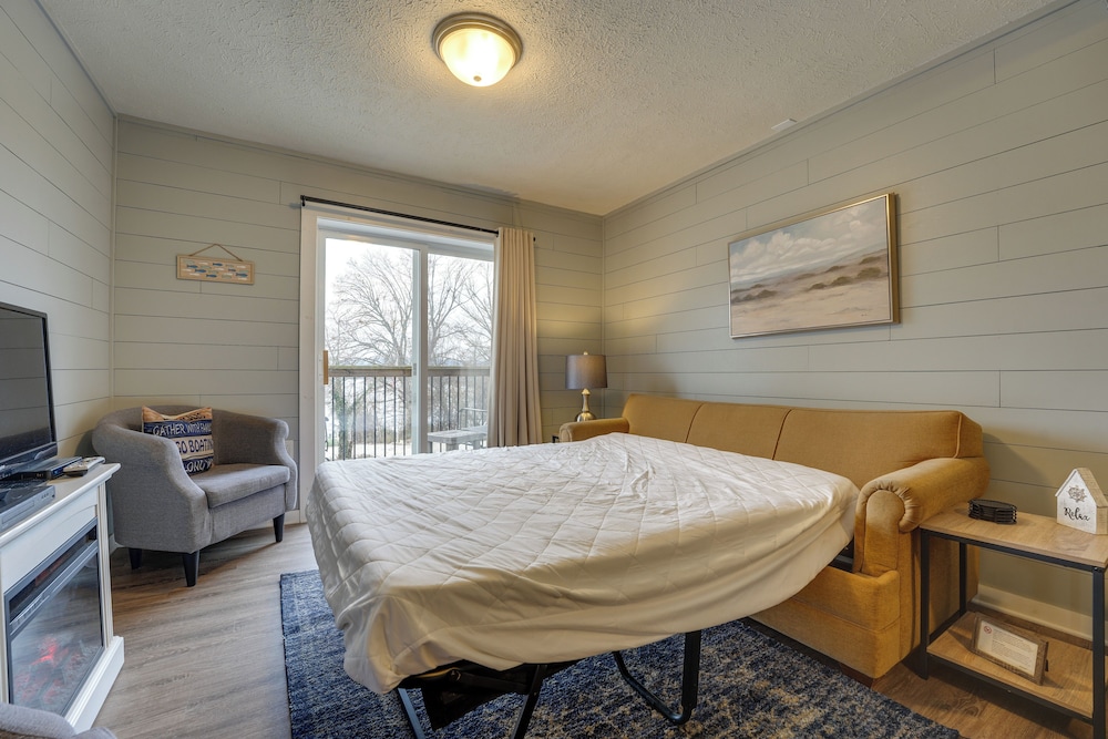 Fish, Boat & Hike On-site: Cape Fair Apartment!