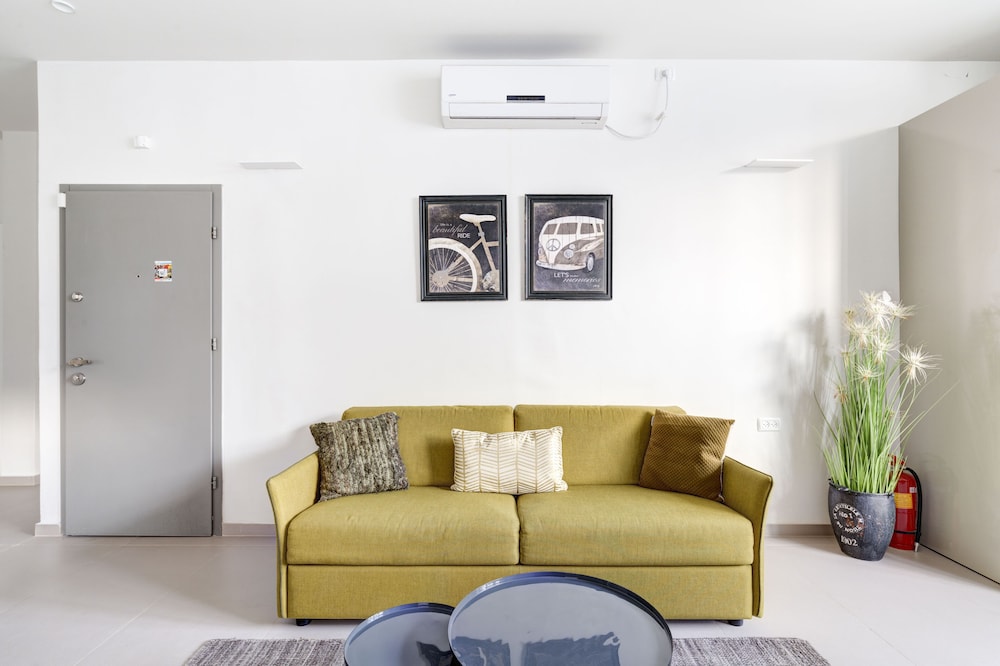 Central17 by TLV2RENT view 3