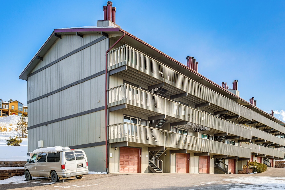 5 Mi to Winter Park Resort: Unit w/ Pool & Hot Tub