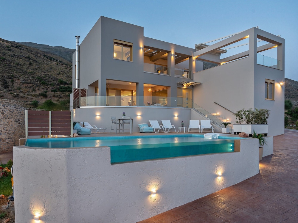 Villa in Mariou Near Plakias Beach