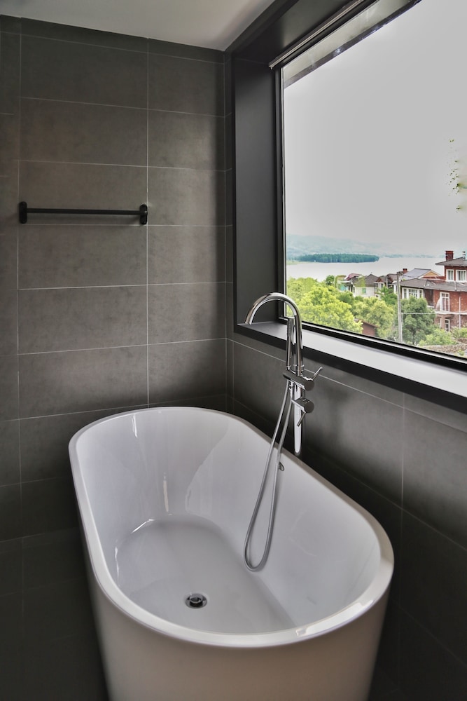 GoNative Boutique House Bamboo Whisper
