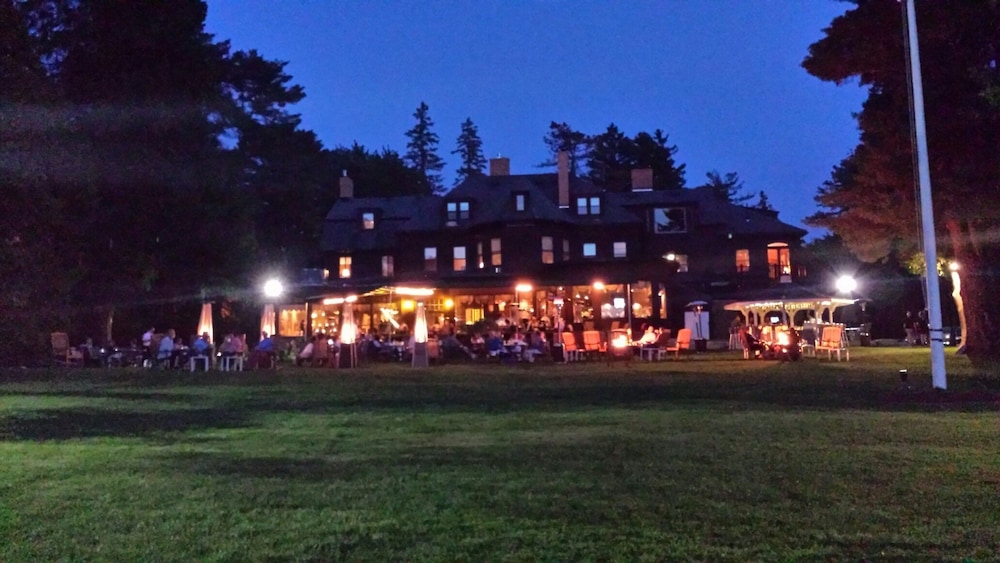 The Brewster Inn