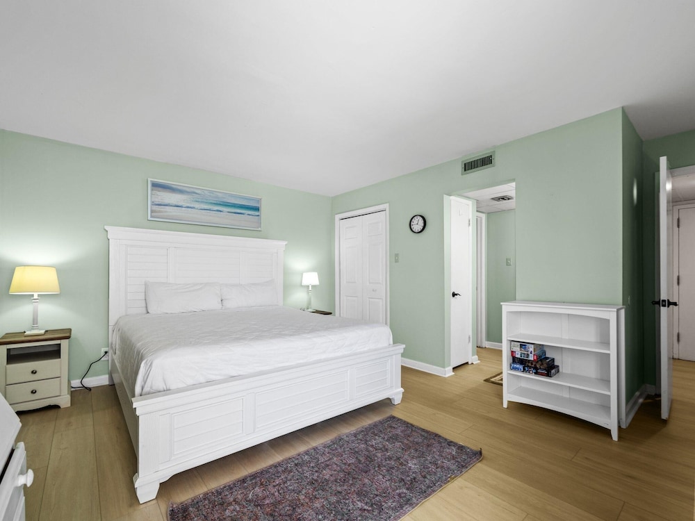 Windward 408 at Edgewater