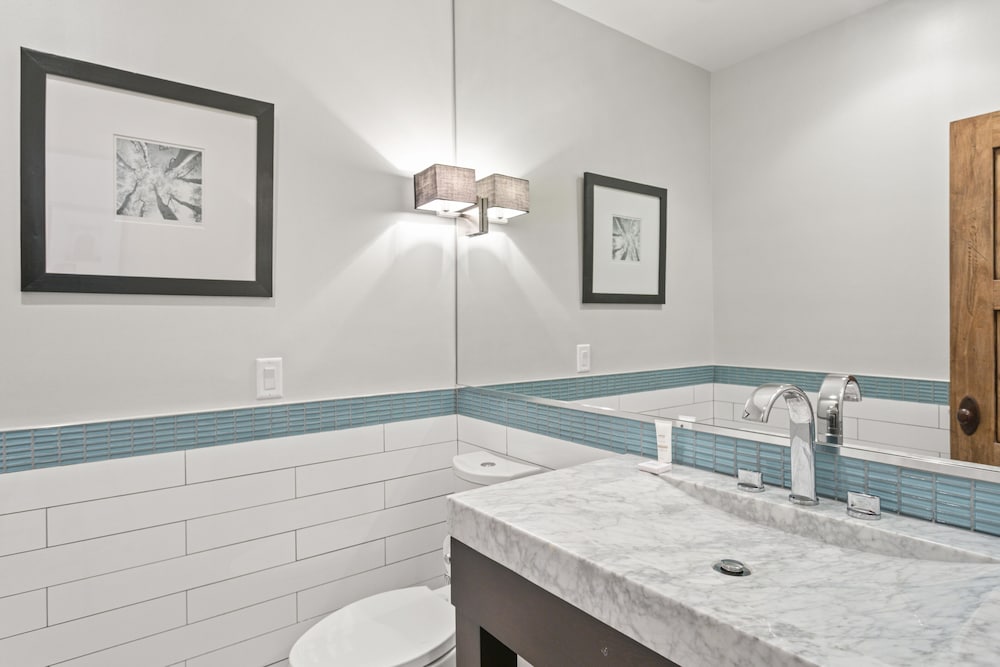 6977 Silver Lake Drive - 5 Bedroom Private Home with Hot Tub 5 Home