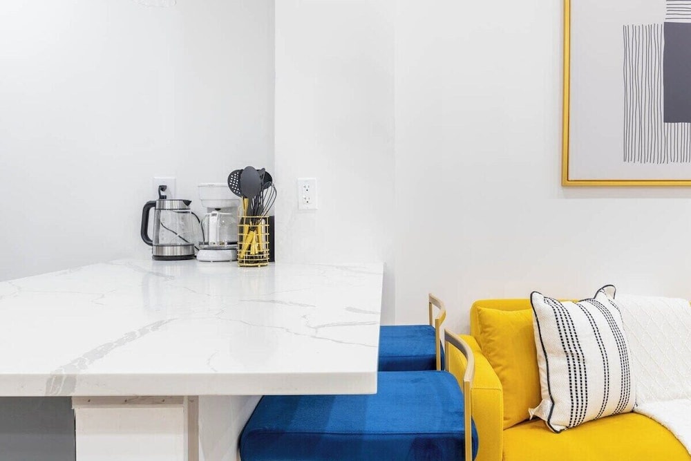 1597 New York Apt