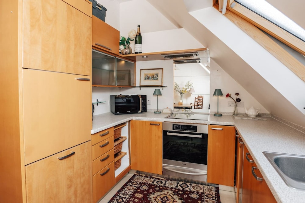 Vintage Chic Coach House