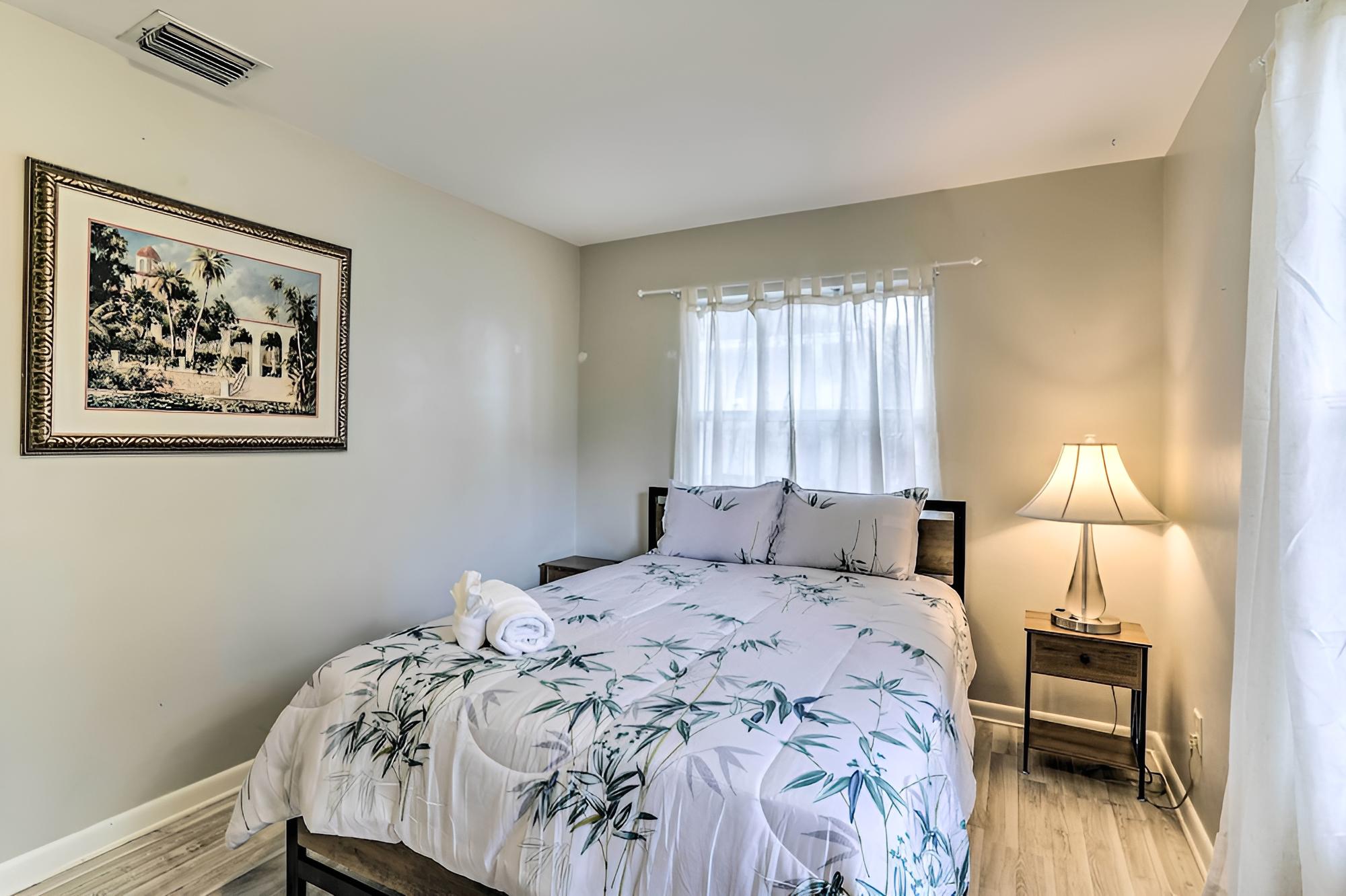 Largo Hideaway w/ Game Room & Fenced Yard! view 4