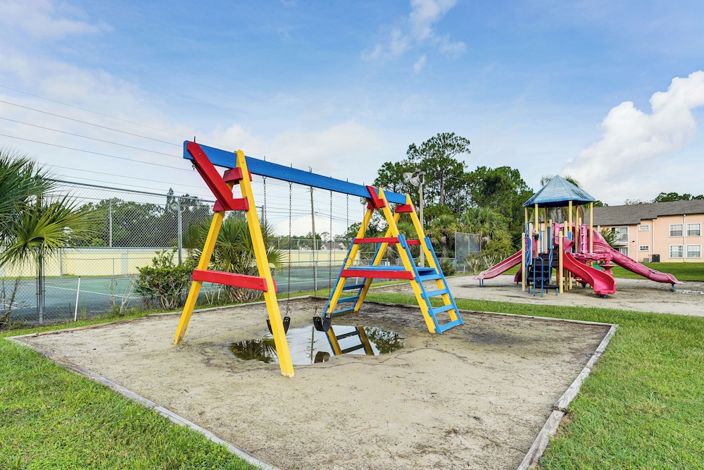 Florida Fun! Family Condo w/ Pool, 8 Mi to WDW