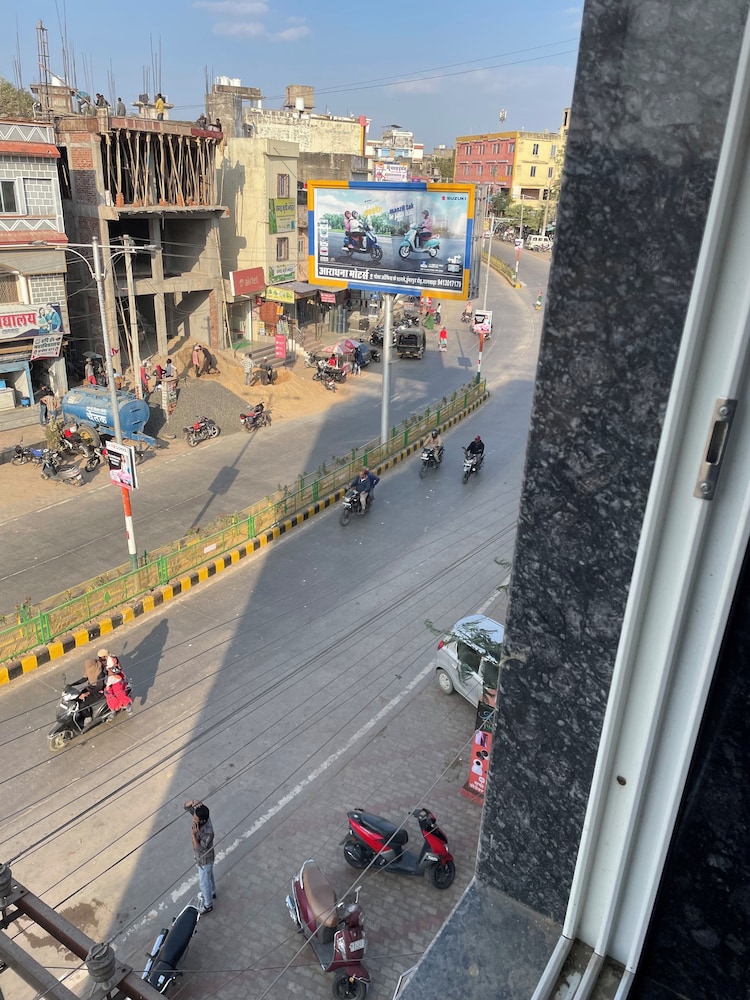 Gopi Hotel And Restaurant