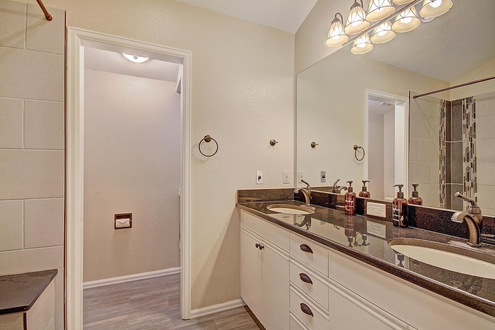 Private Mountain Town home Pet Friendly with Great Views - WD12 by Redawning