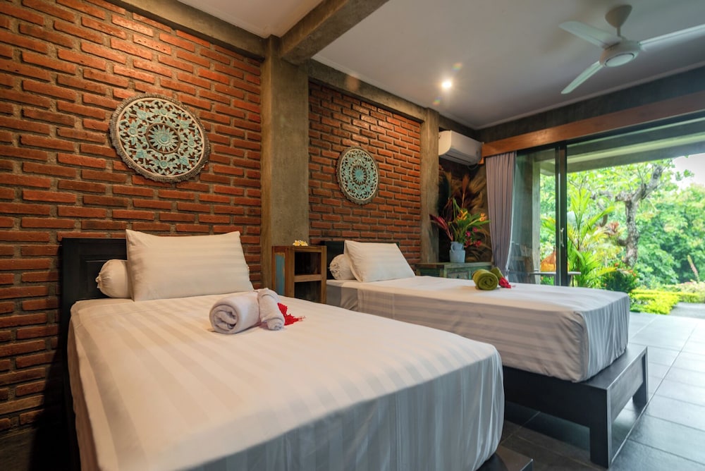 Alamanda Lovina Resort