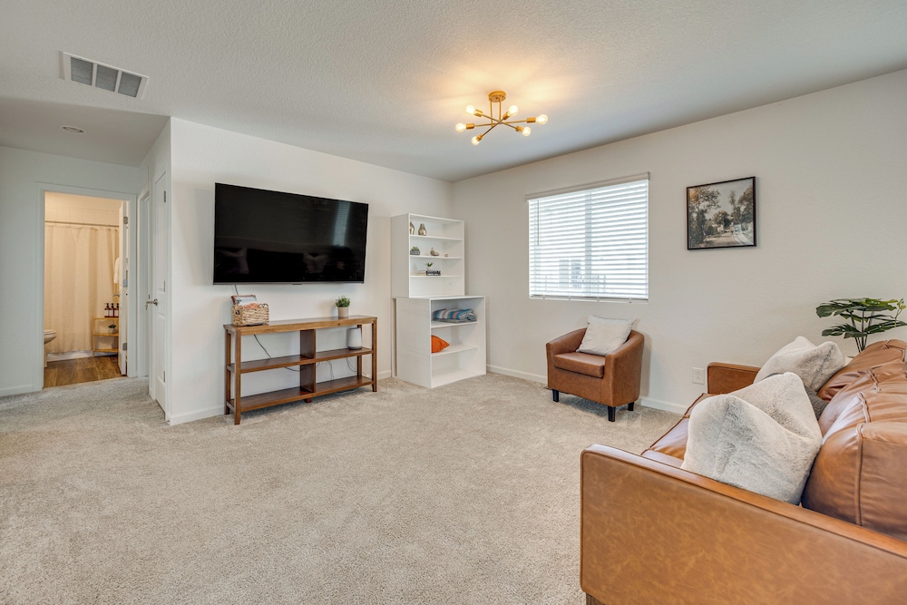 Bright Colorado Springs Home, 10 Mi to Dtwn!