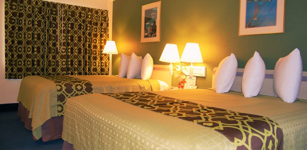 Travelodge by Wyndham Los Banos CA view 4