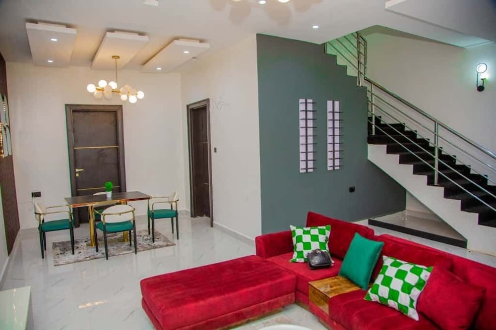 Aviv Luxury Homes
