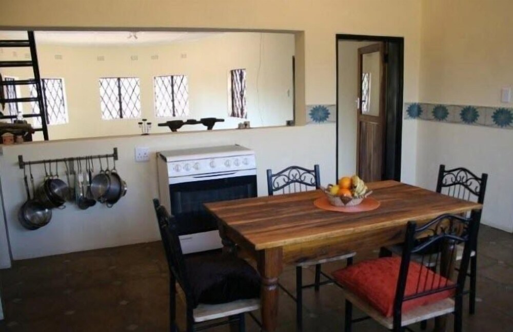 Bongwe Guesthouse and Camp