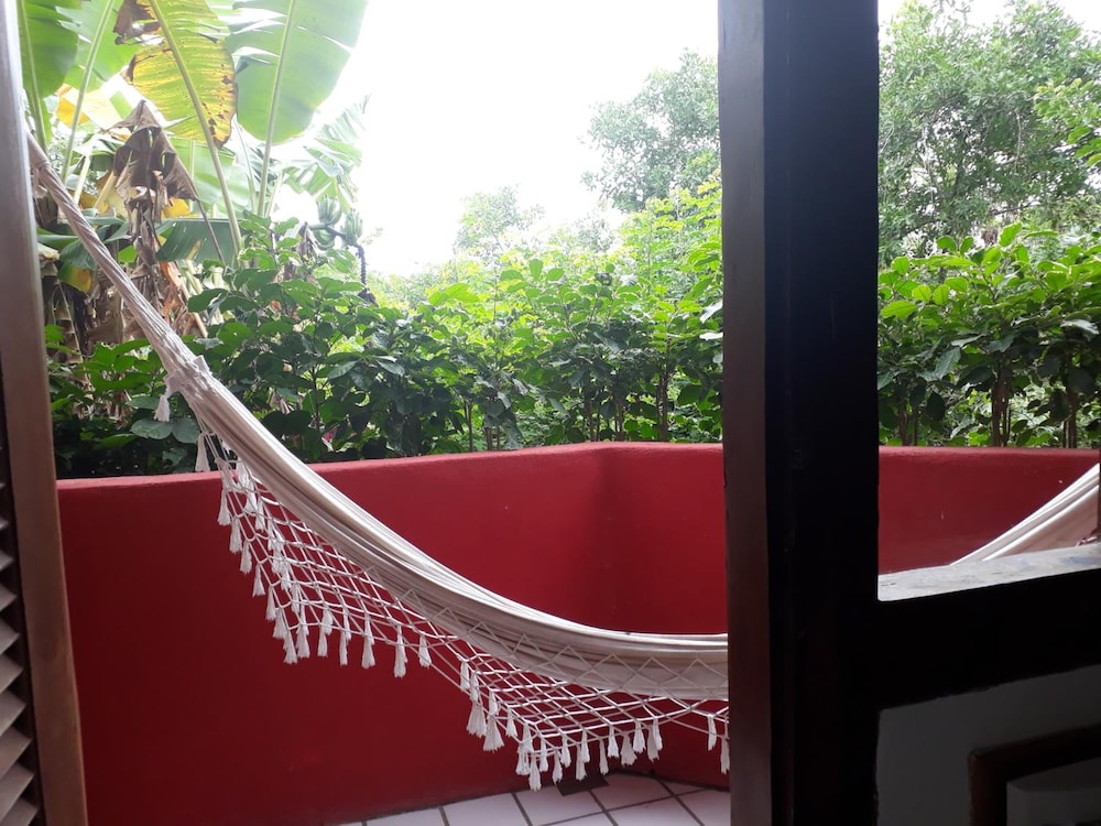 Novos Baianos Hostel e Suites