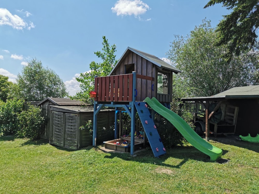 Spacious Appartment in Wilhelmshof Near Lake