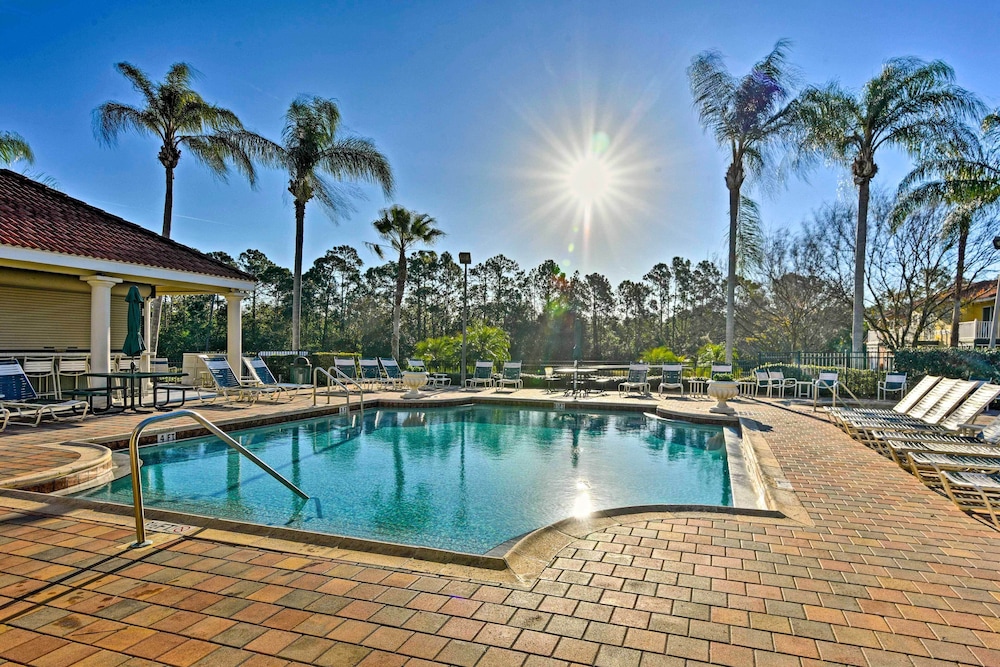 Pool + Lanai: Emerald Isle Resort Home!