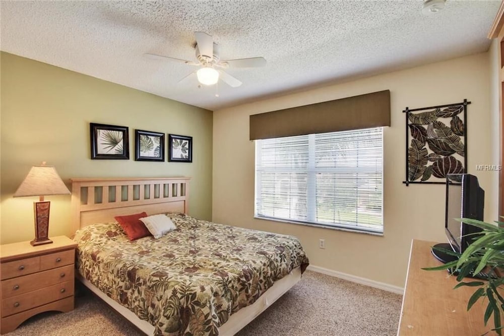 Luxuriate In Our Spacious 7br, 4.5ba 7 Bedroom Villa by RedAwning