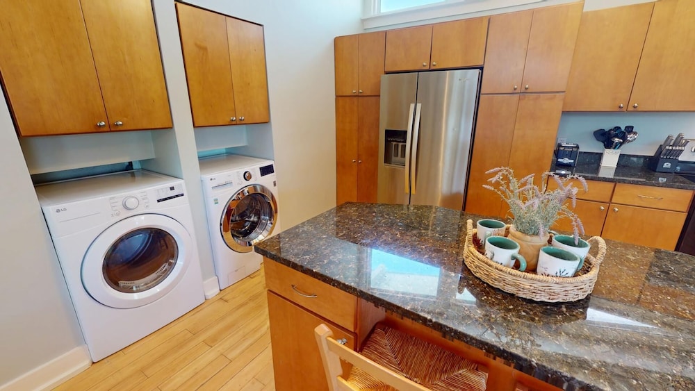 Peach on the Beach by Tybee Vacation Rentals