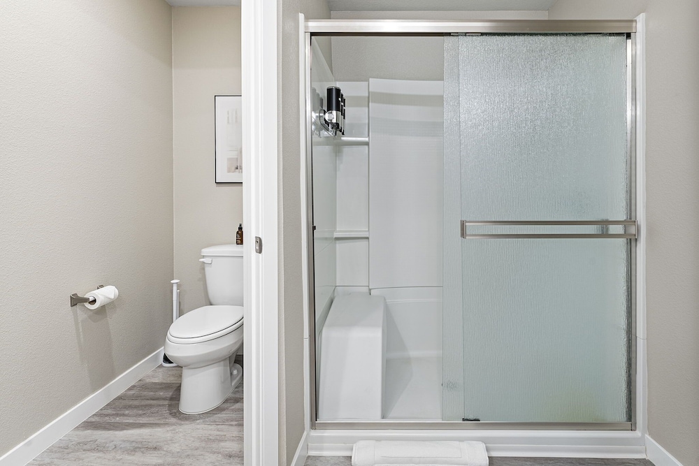 Designer Apt With Jacuzzi Walk To Casino Imax - Property Image 3