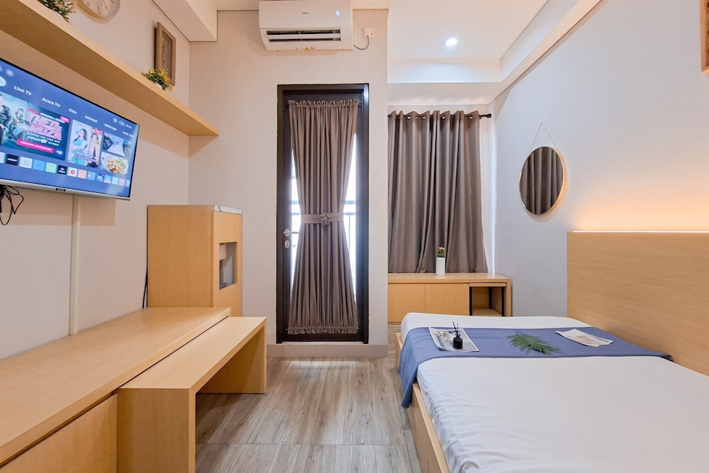 Studio Next To Mall At Transpark Bintaro Apartment view 5