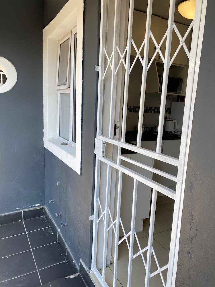 Gold Crown Self-catering Apartment