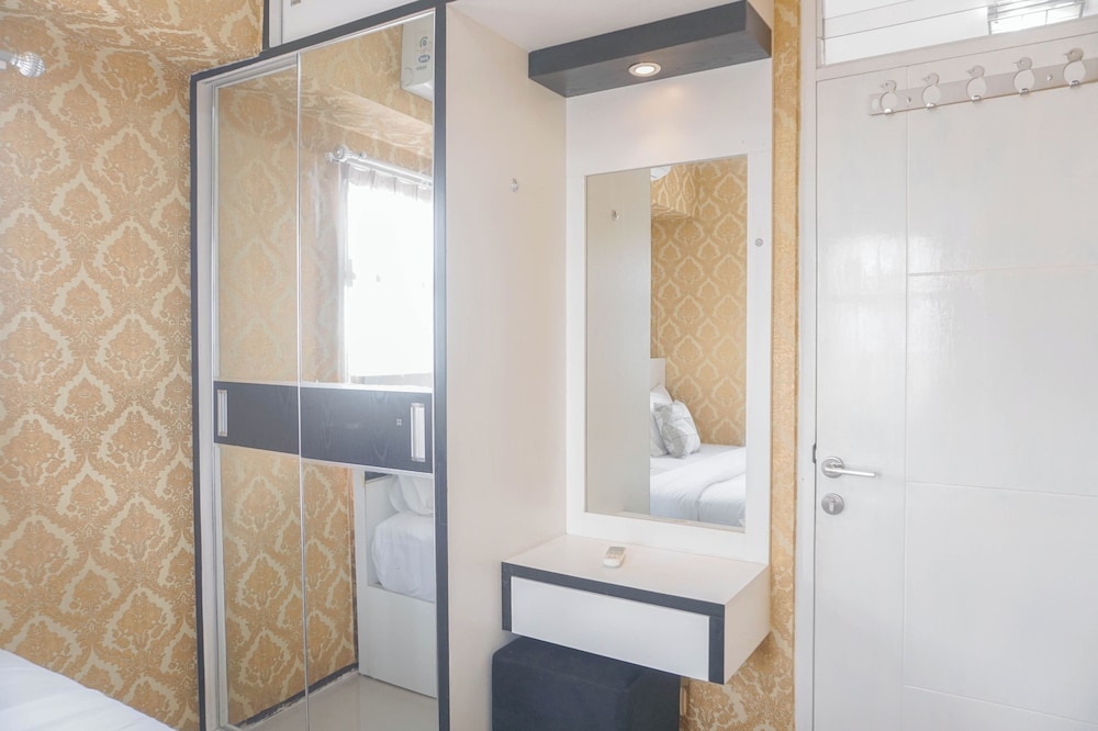 Cozy Living And Relaxing 2Br At Bogor Valley Apartment