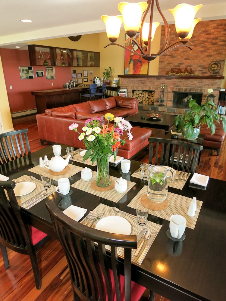 Hotel A View of the Lake Bed & Breakfast - Image 1